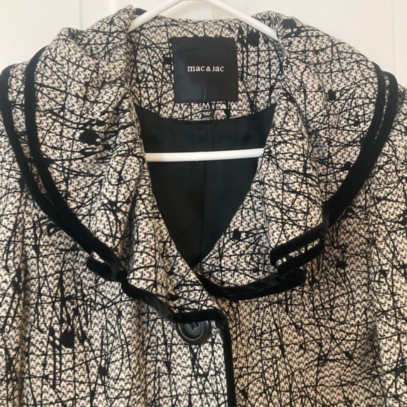 Mac & Jac Ruffled Black and White Blazer / Jacket - Picture 5 of 7